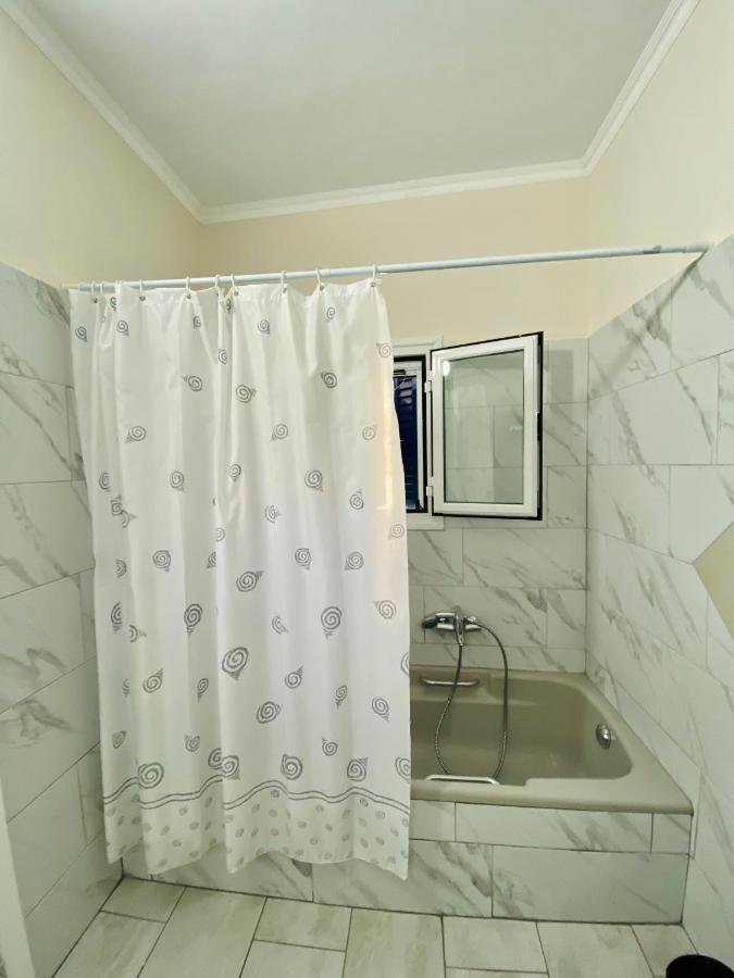 הוילה סרנדה Tani'S House מראה חיצוני תמונה