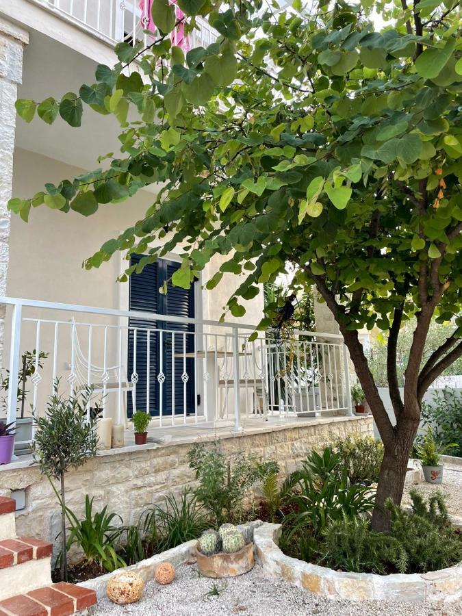 הוילה סרנדה Tani'S House מראה חיצוני תמונה